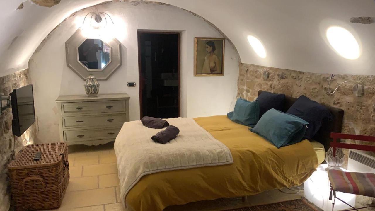 La Villageoise, Chambre Troglodyte Pitoresque Au Coeur Du Village Rognes Eksteriør billede
